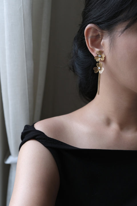 優雅鏤空流蘇花花耳環