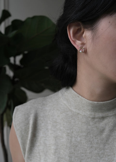 金色珍珠小鑽紐結耳環