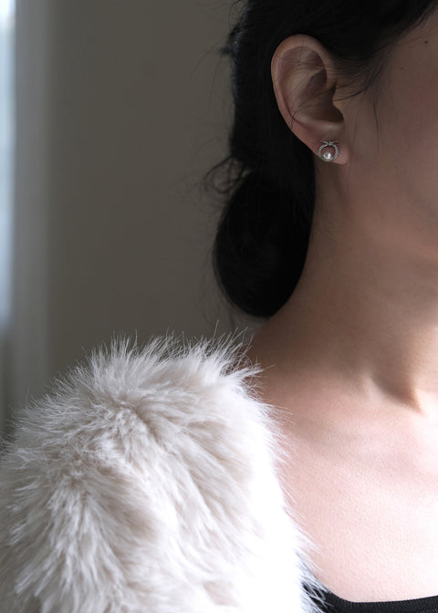 銀色珍珠小鑽紐結耳環