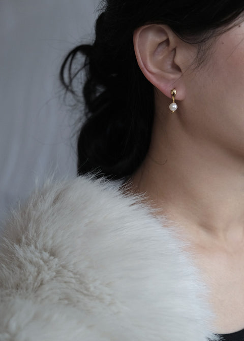 艾拉金色珍珠耳環