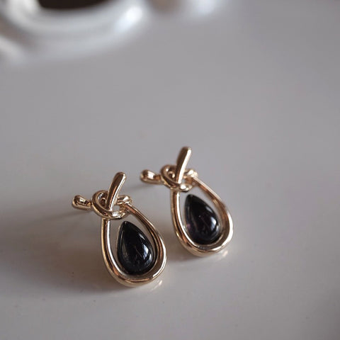 溫水滴扭結耳環【高雅黑】