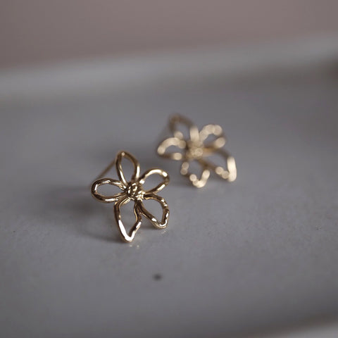 金色鏤空小花花耳環