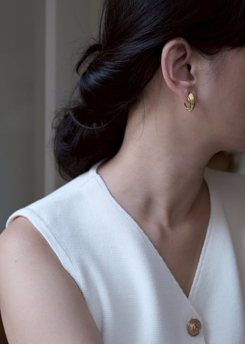 鈦鋼俐落貝殼耳環