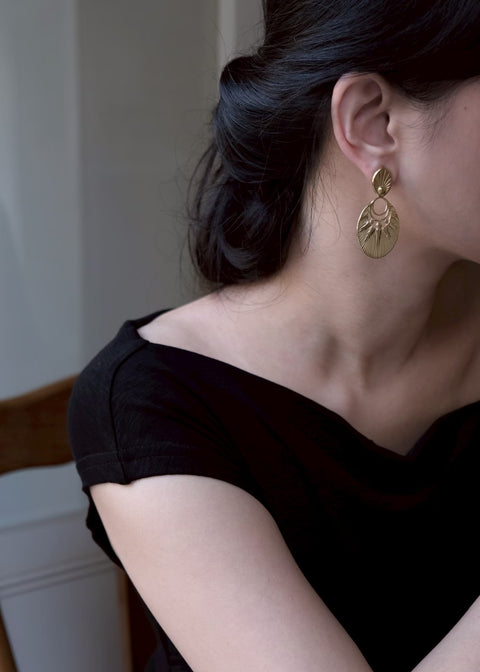 琳恩 • 日出山林