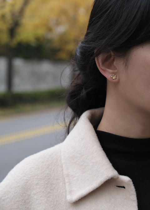 鈦鋼細緻小櫻花耳環