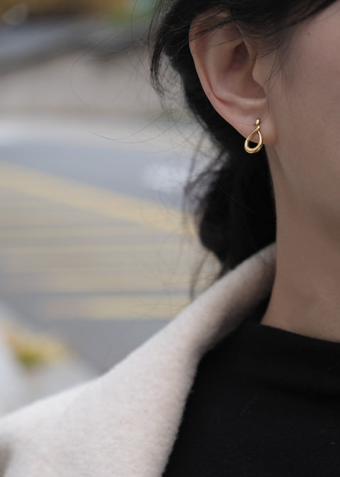 金色卡爾優雅弧線耳環