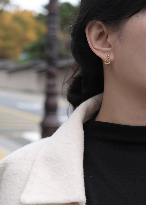 金色卡爾優雅弧線耳環