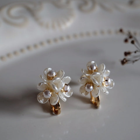 三朵白茉莉【小】