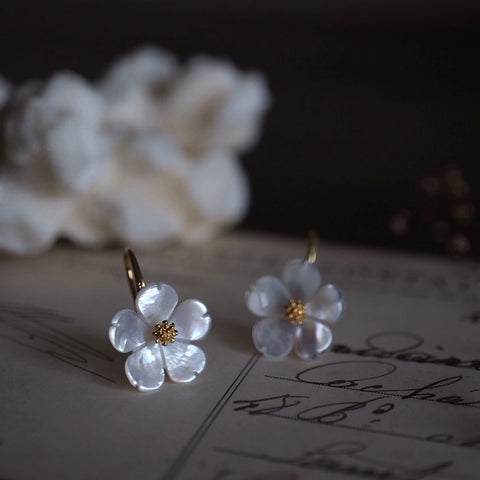 天然貝殼花花耳環