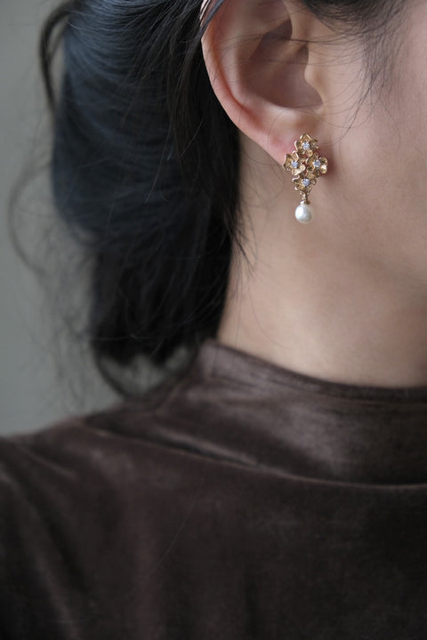 四朵小花珍珠耳環