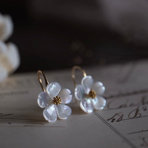天然貝殼花花耳環
