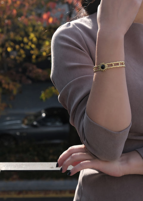 赫爾斯黑日手環