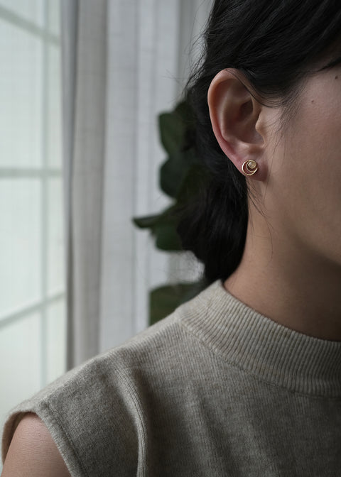 鏤空日夜小耳環