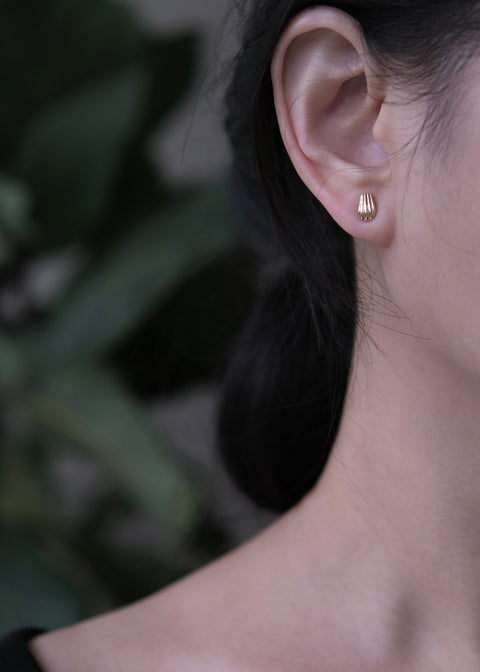 金色小巧瑪德蓮