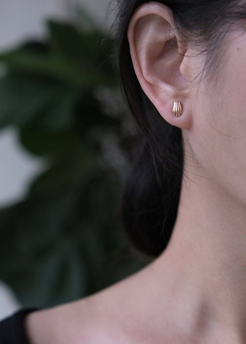 金色小巧瑪德蓮