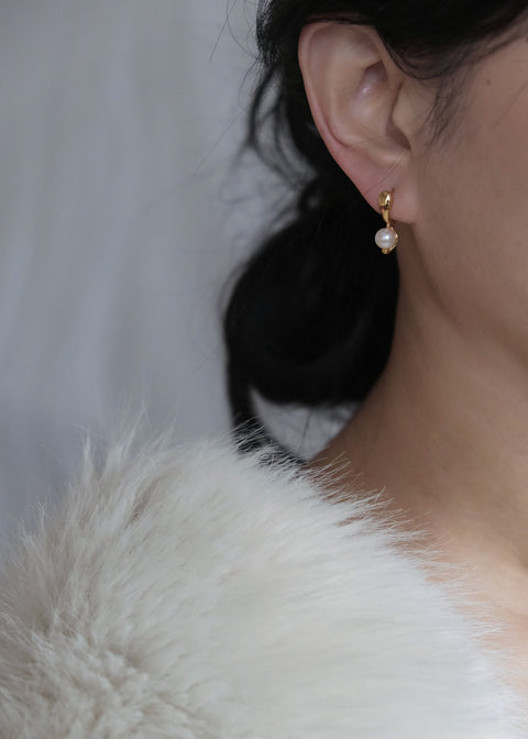 艾拉金色珍珠耳環