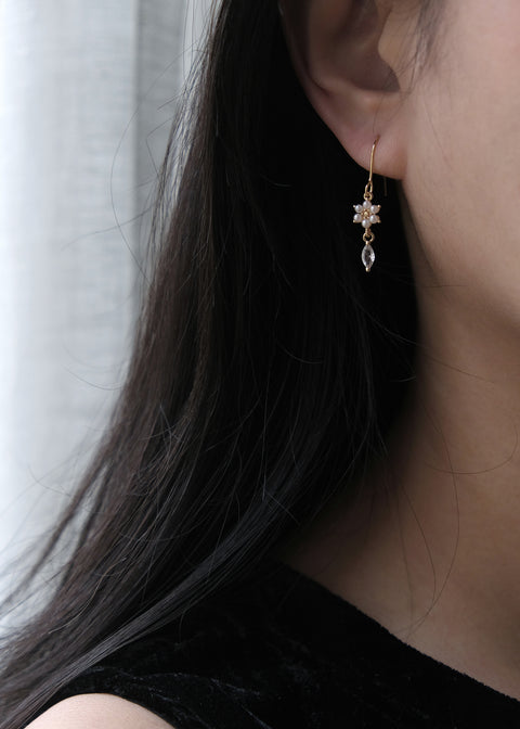 珍珠小花水滴鑽耳環