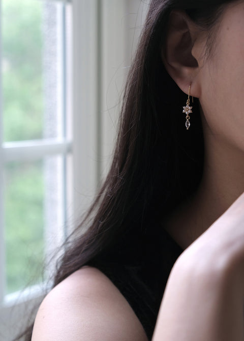 珍珠小花水滴鑽耳環