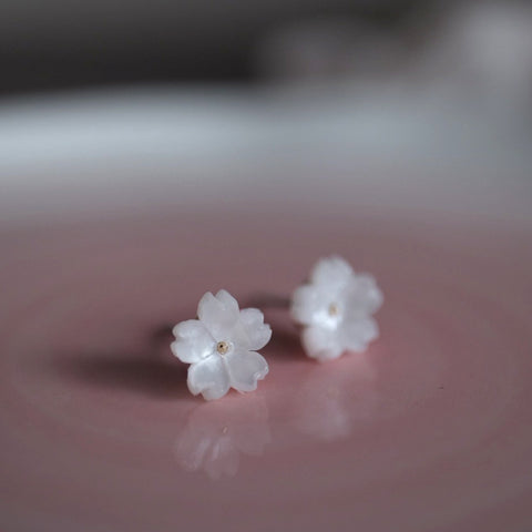 白色迷你小櫻花