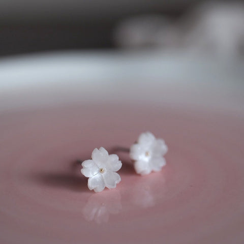 白色迷你小櫻花