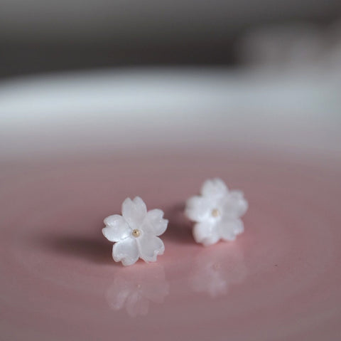 白色迷你小櫻花