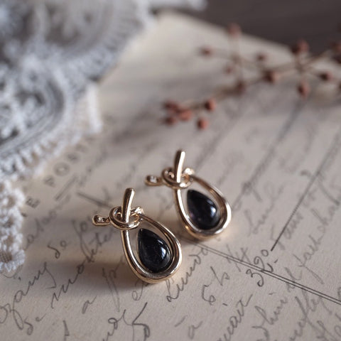 溫水滴扭結耳環【高雅黑】