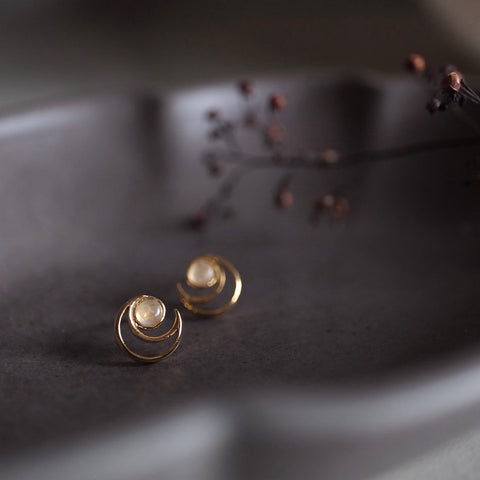 鏤空日夜小耳環