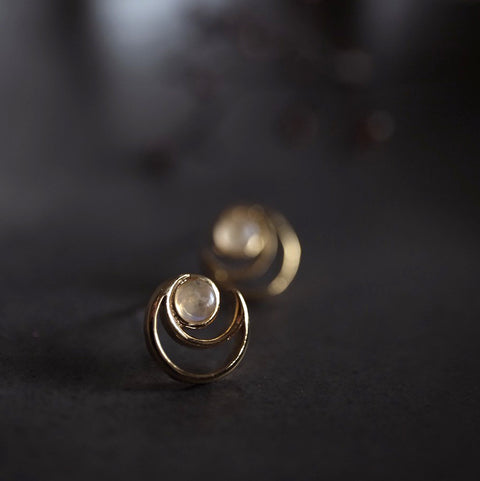 鏤空日夜小耳環