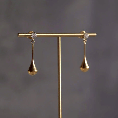 精緻小鑽金色水滴耳環