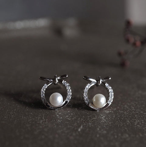 銀色珍珠小鑽紐結耳環