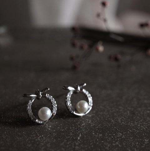 銀色珍珠小鑽紐結耳環