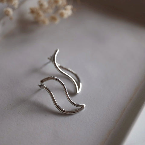 銀色優雅弧線耳環