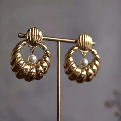 珍珠貝殼可頌耳環