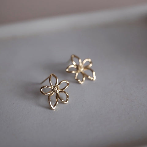 金色鏤空小花花耳環