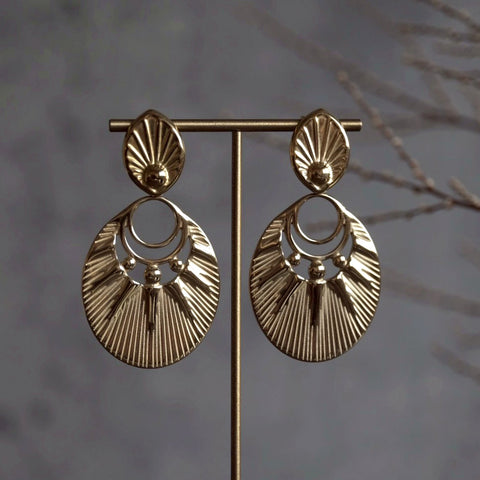 琳恩 • 日出山林