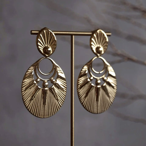 琳恩 • 日出山林