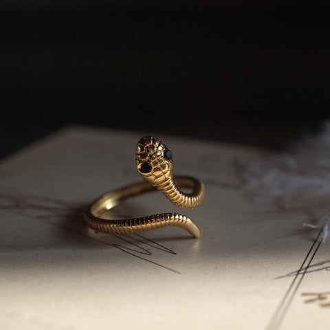 靈動立體盤蛇戒指