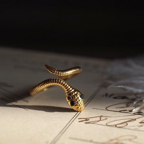 靈動立體盤蛇戒指
