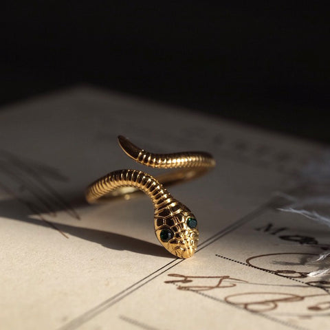 靈動立體盤蛇戒指