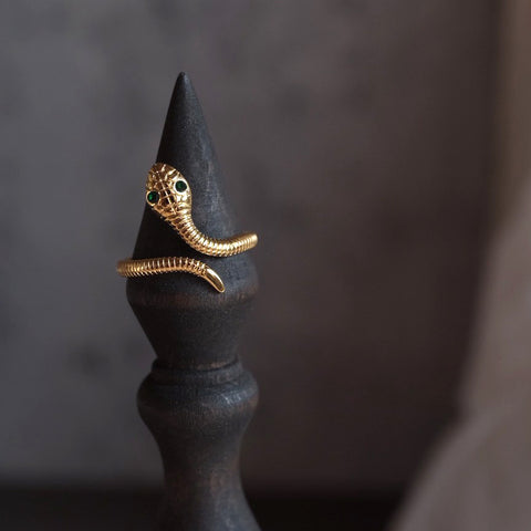 靈動立體盤蛇戒指