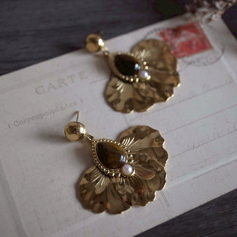 奧迪莉婭 • 虎眼花瓣林