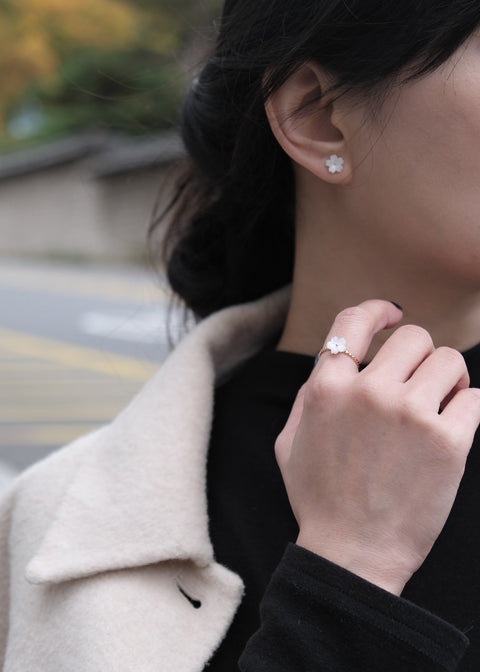 白色迷你小櫻花