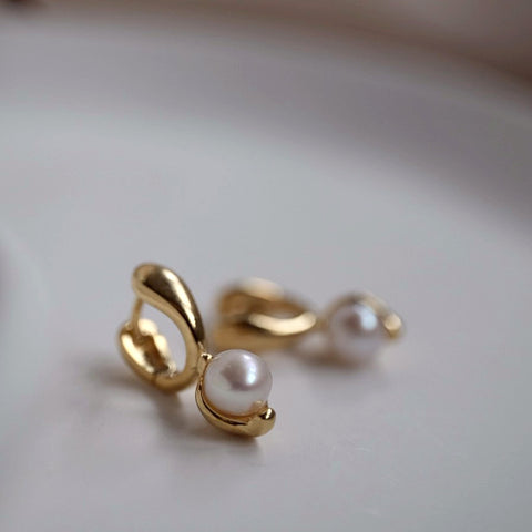 艾拉金色珍珠耳環
