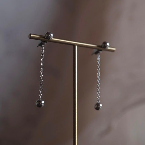 極簡鈦鋼垂墜小銀球