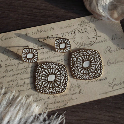 索拉金色蕾絲耳環