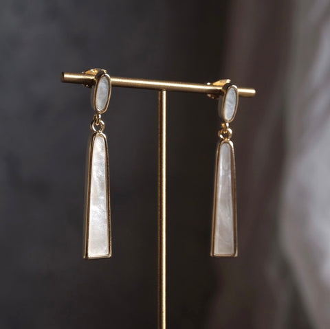 氣質白琺瑯垂墜耳環