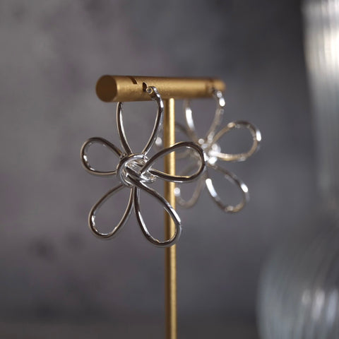 扭結線條銀花耳環