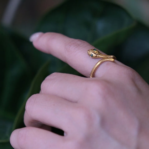 靈動立體盤蛇戒指