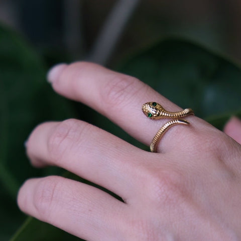 靈動立體盤蛇戒指