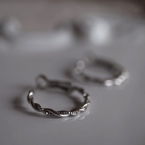 鈦鋼麻花圈圈耳環